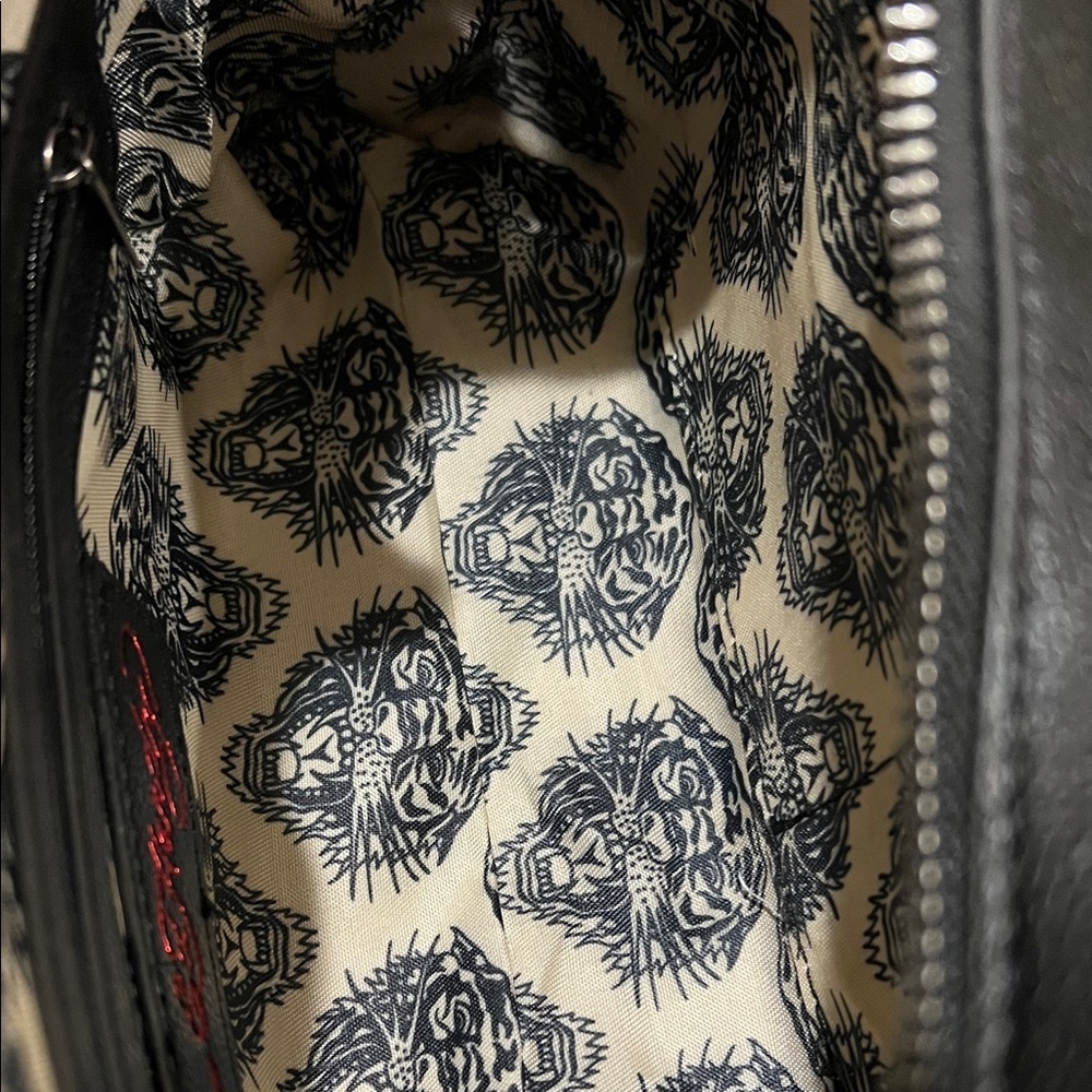 Ed Hardy | Skull & Heart Mini Satchel w/ Bag Charm Credit card - Picture 11 of 13